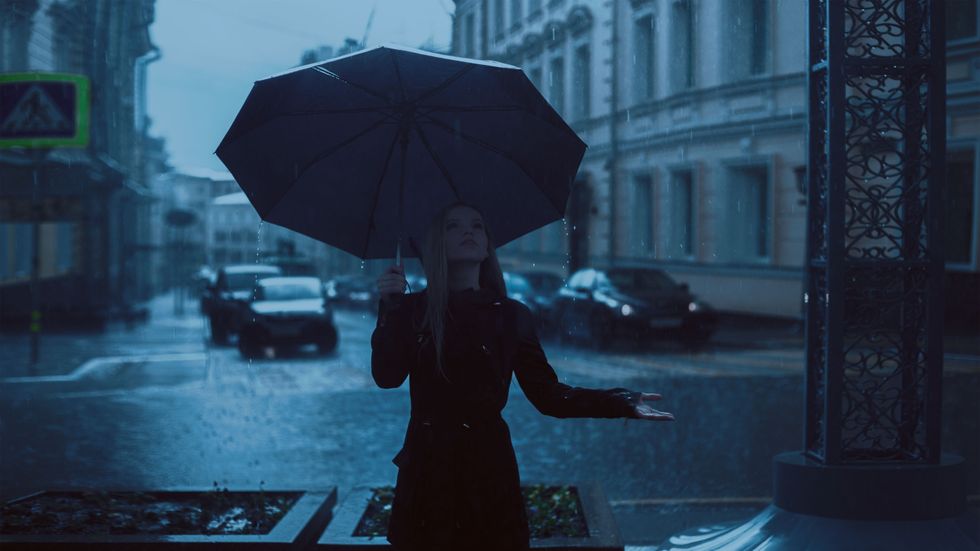 10 Rainy Day Thoughts For When You're Too Lazy To Use Your Brain Productively