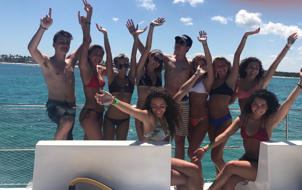 41 Items You Can't Forget To Pack For Spring Break