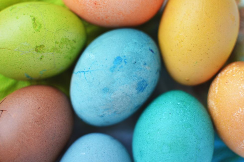 27 Ways To Make Sure  Your Easter Egg Decorations Aren't Half-Boiled