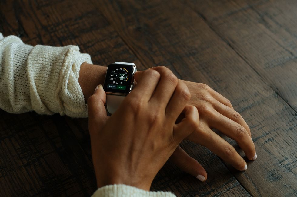 5 Things You Didn't Know Your Apple Watch Can Do That You Need In Your Life