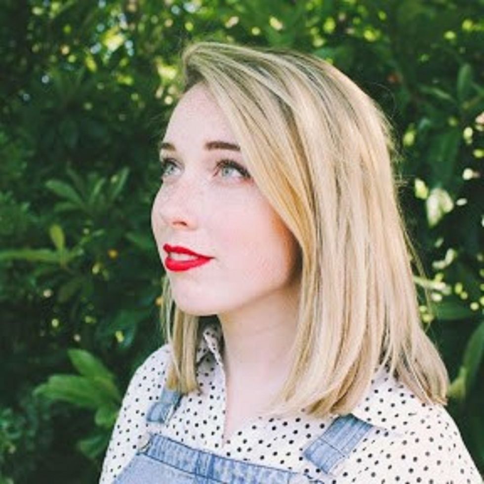 10 YouTubers That I Follow Religiously For Their Book Reviews And Other Cool Stuff