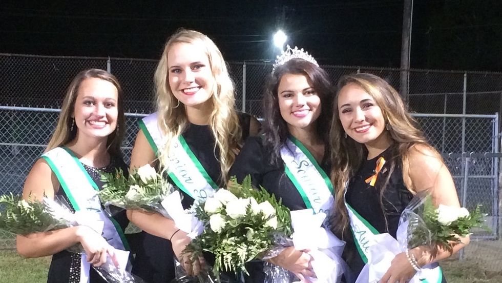 I'm The Girl Who Loves College AND Still Misses High School