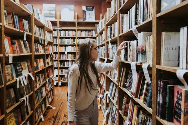 15 Reasons Why It's Super Obvious To Everyone That You Graduated With An English Degree