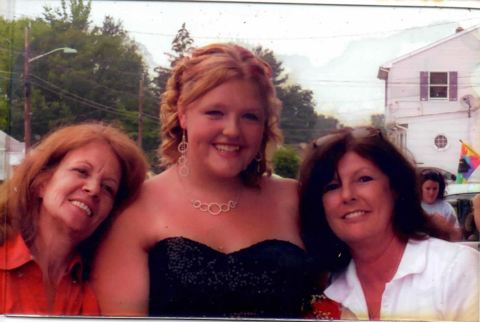 7 Bittersweet Lessons I Learned After Losing A Grandparent