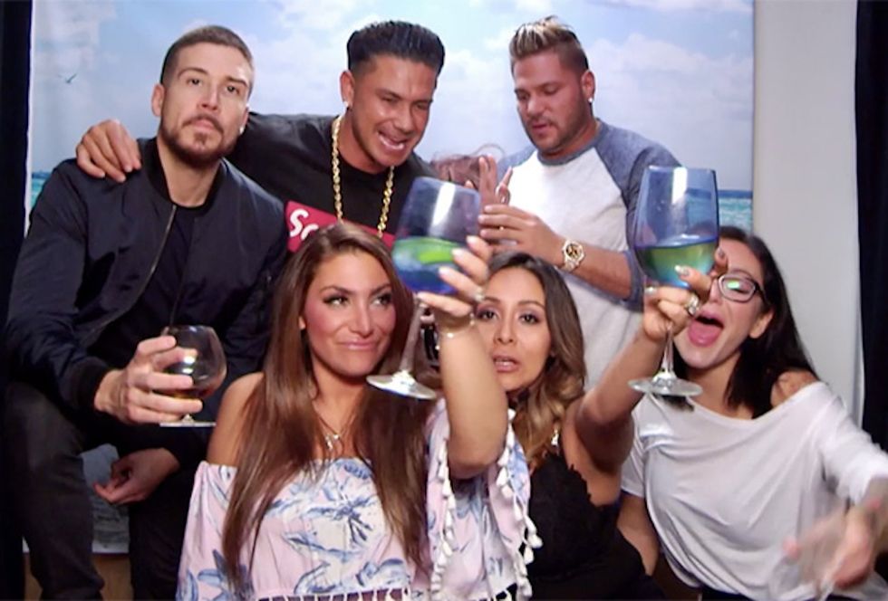 19 Things To Expect On Jersey Shore's "Family Vacation"