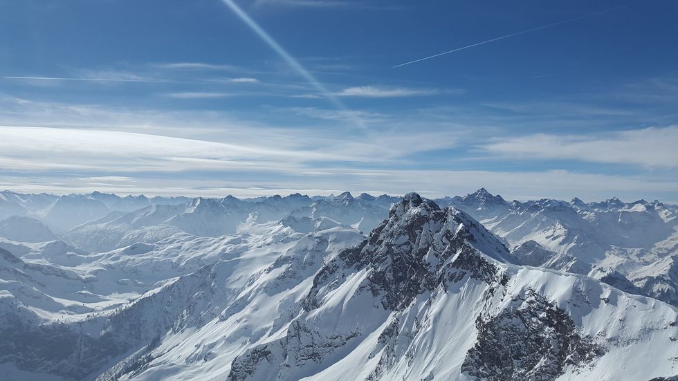 7 Things That Go Through Your Mind At The Top Of The Mountain