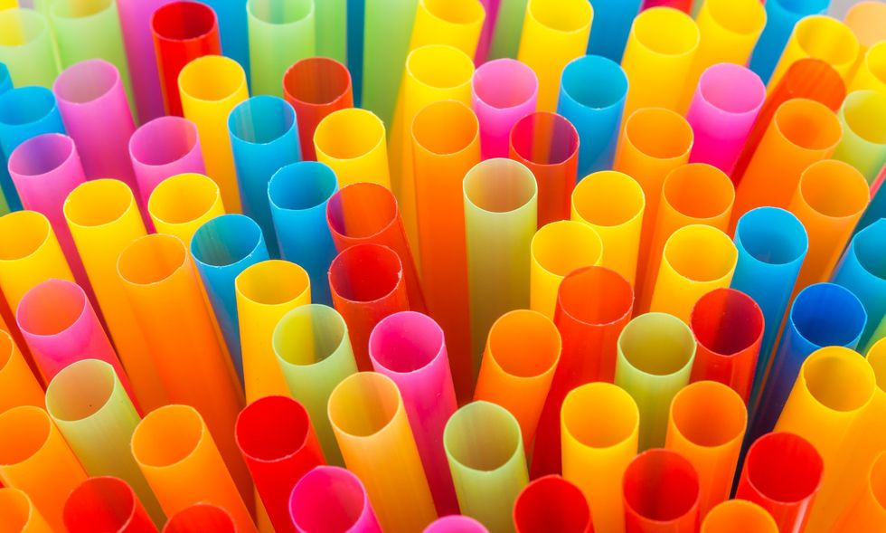 8 Reasons To Stop Using Straws