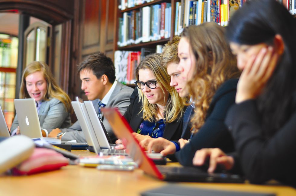 10 Stages Every Student Has Experienced If They've Been In The Library