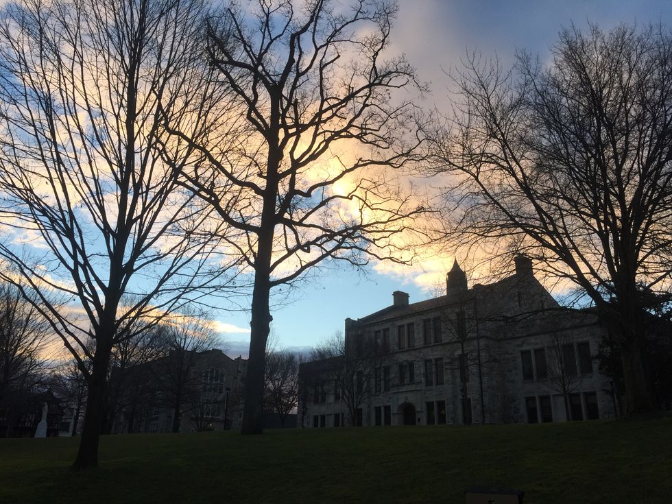 9 Thoughts Running Through Your Mind When You Have To Drag Yourself To Class