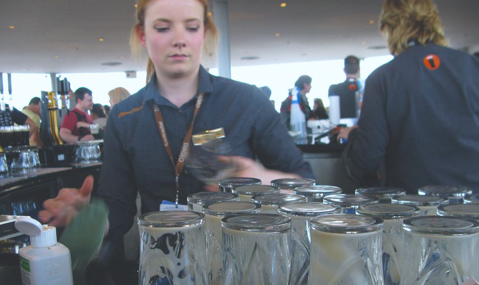 9 Texts College Students With Jobs Send To Their Coworkers ALL The Time