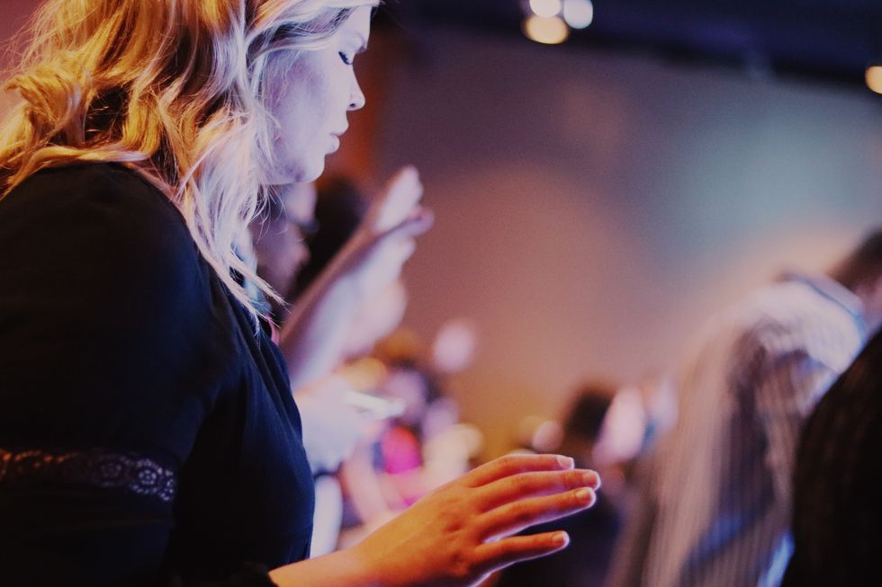 8 Of God's Promises To Lean On When Your World Seems To Be Falling Apart