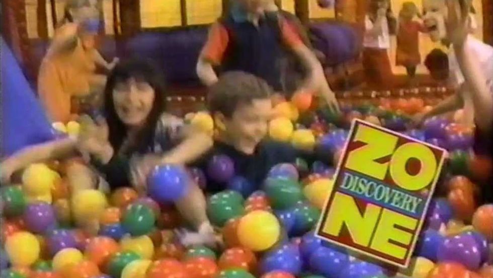 10 Places That You, A '90s Kids, Begged Mom To Drop You Off On The Weekends