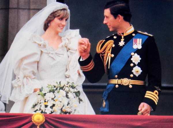 Your Dream Wedding As A 90s Baby VS Your Dream Wedding Now