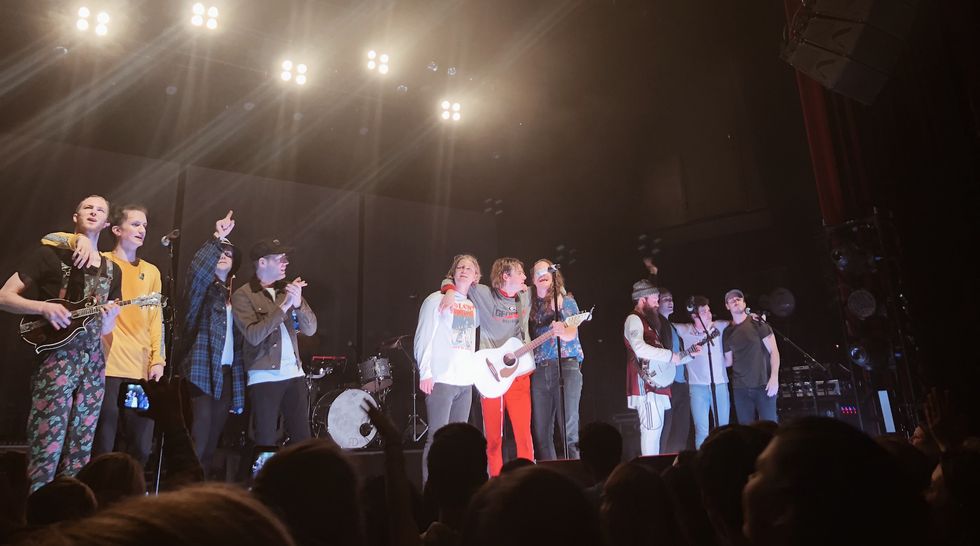 7 Headlining Signs That You're Most Definitely A Concert Addict, And Proud Of It