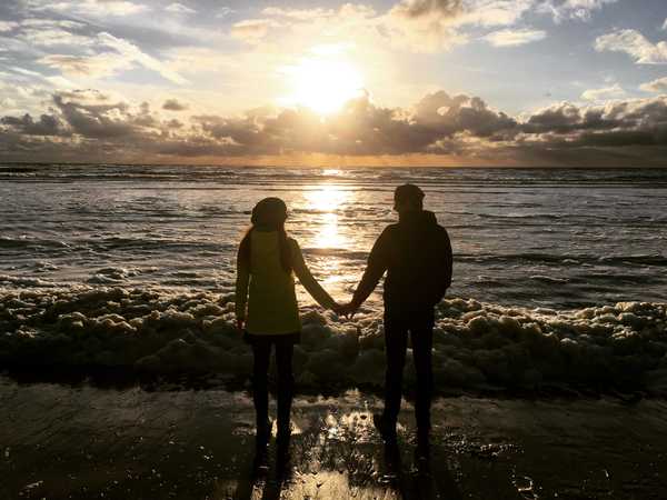 11 Reasons Why Long Distance Couples Have The Strongest Relationships