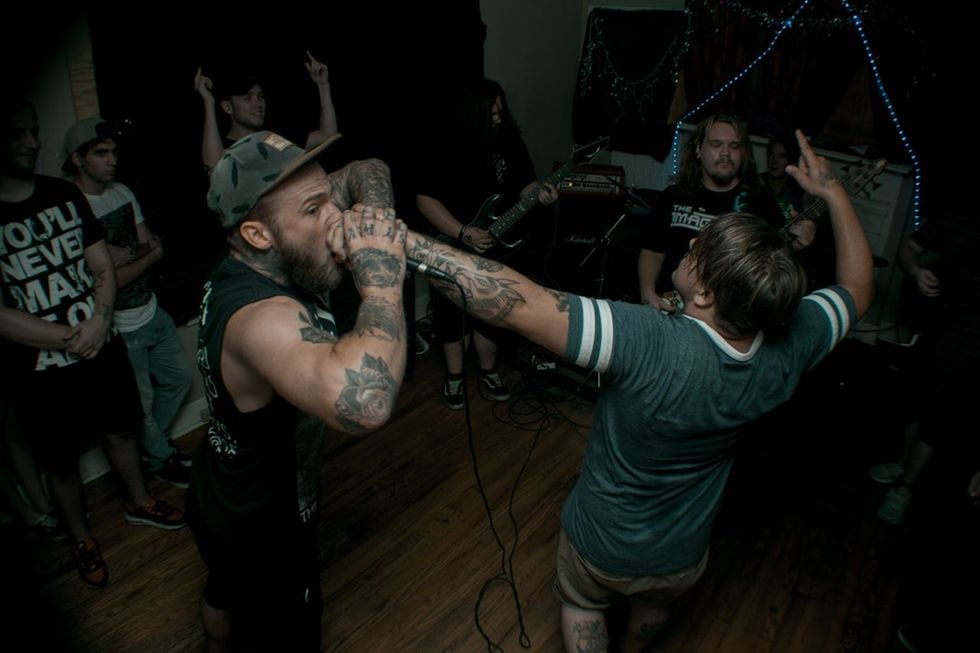 10 Signs You Have An Annoying Neighbor