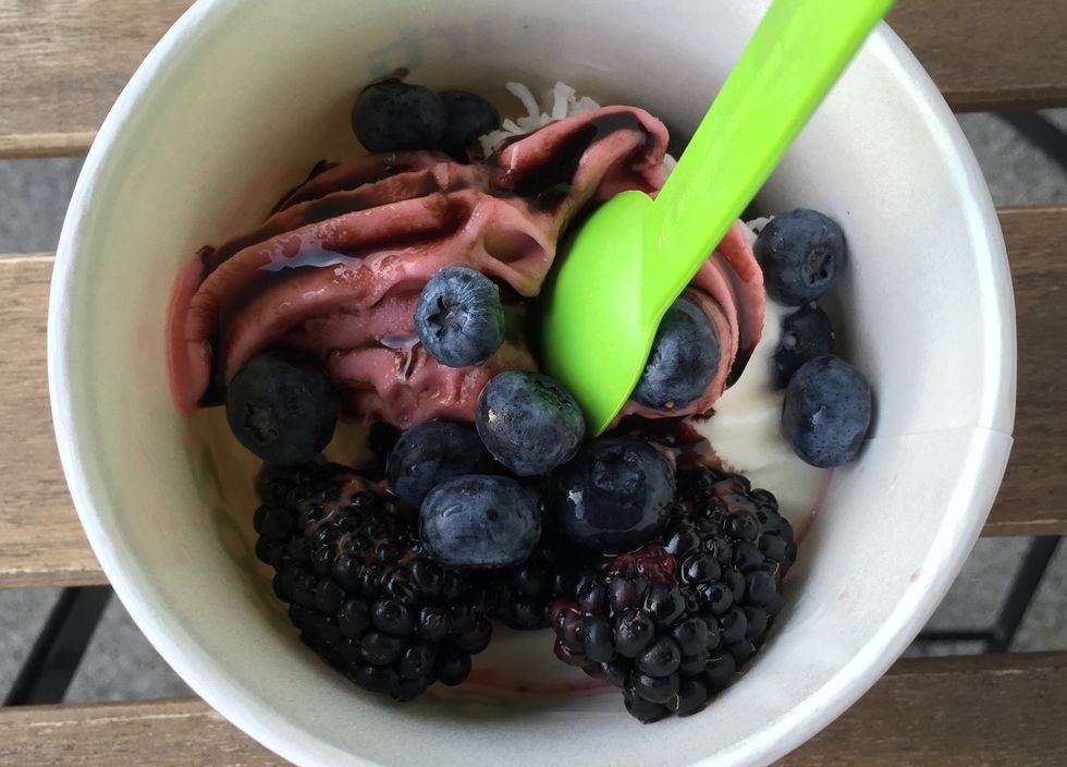 9 Thoughts We All Have As We're Getting Our FroYo