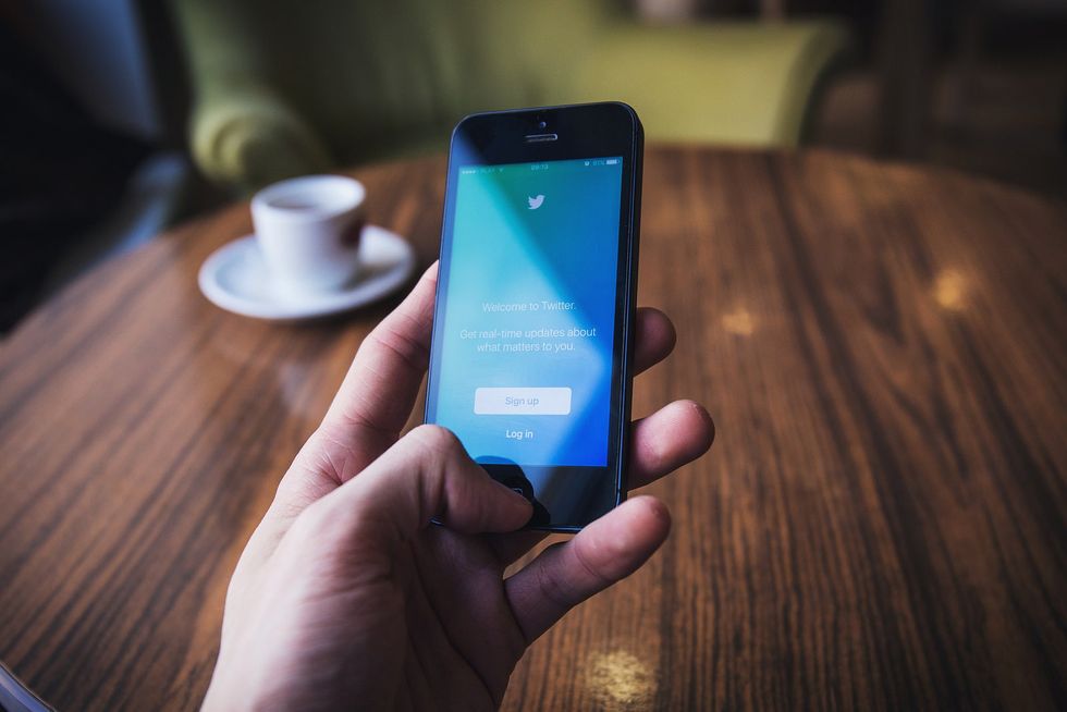 'Tweetdecking' Is Twitter's Dark Secret Hiding In Plain Sight