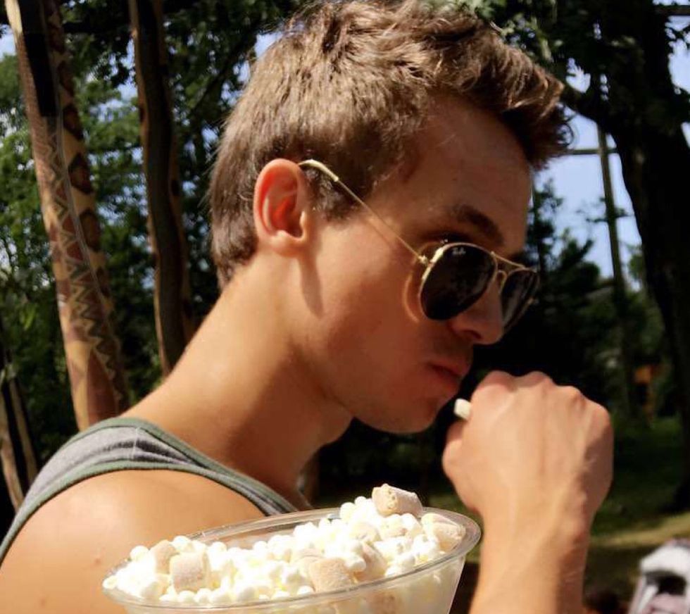 11 Ways My Boyfriend Proves That 'Decent Guys' Still Exist