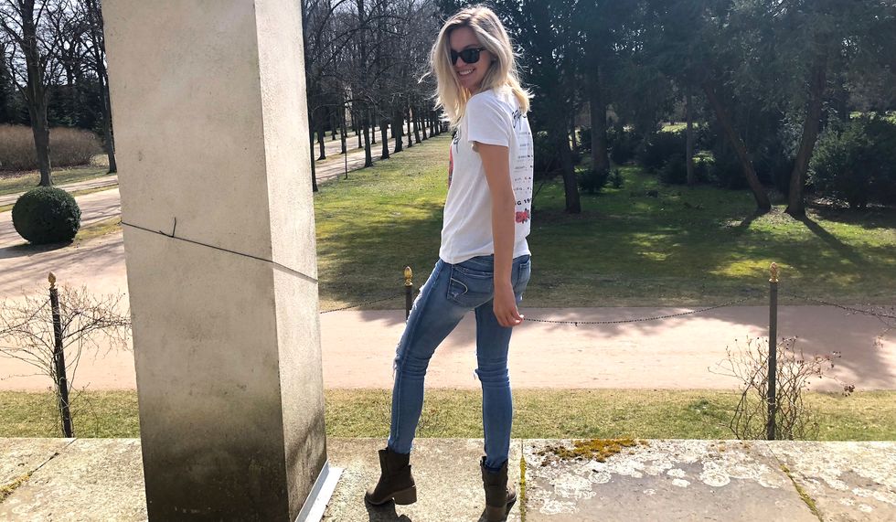 This Is Exactly What It Feels Like To Be The Girl Who Is Always Pretending To Be OK