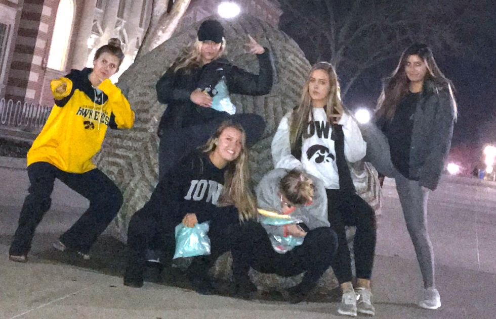 8 Thank-Yous For The Best Friends That Made My College Campus My Second Home