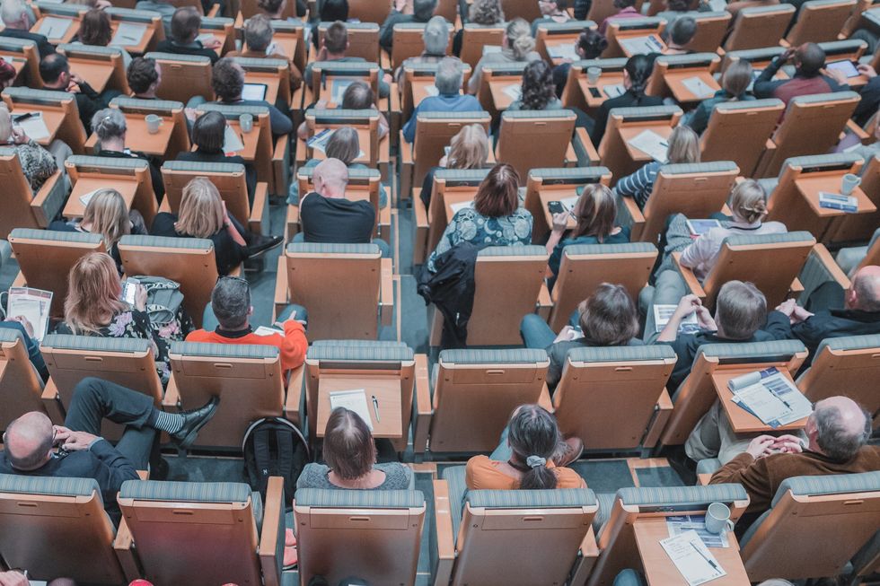 30 Thoughts You Have During A Never Ending Lecture