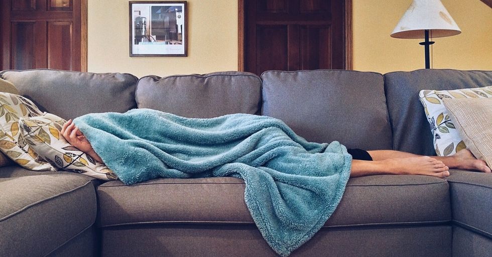 25 Thoughts You Have When You Can't Fall Asleep