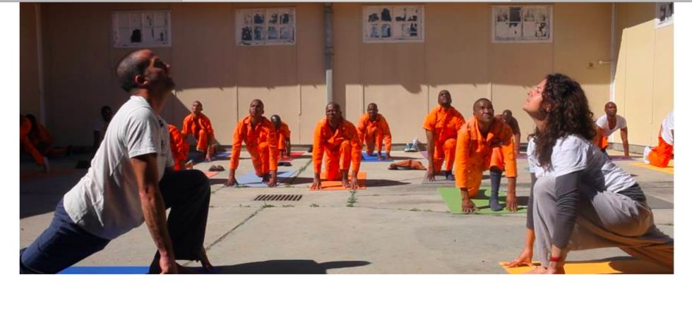 Bringing Yoga To Prisons Might Fix Our Broken System In 3 Different Ways
