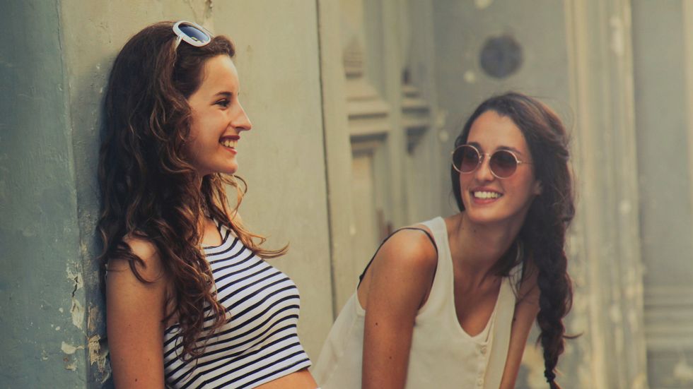 7 Signs You And Your Roommate Are Soulmates In The Same Room
