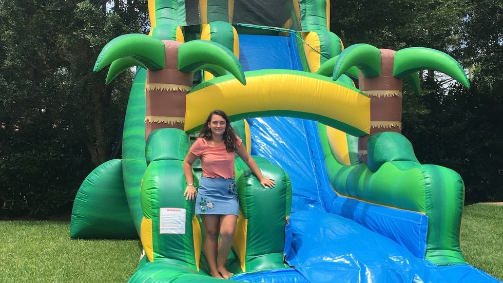 10 Underrated Perks Of Being 5'3" Or Under