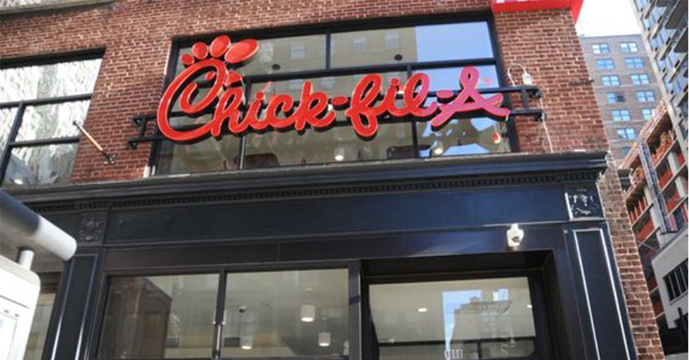 8 Things Every Chick-Fil-A Employee Understands