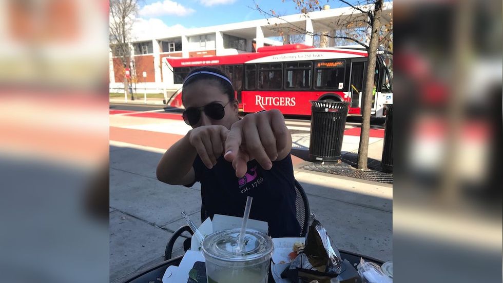 Dear Rutgers Students: Stop Eating Entire Meals On The Buses