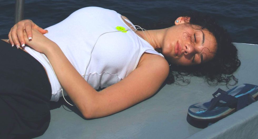 10 Red Flags That Remind Girls In Their Early 20s That They Are Getting Old AF