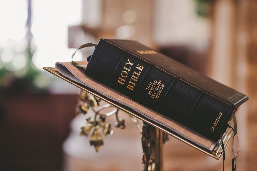 13 Bible Verses That You Should Cling To During Finals Week