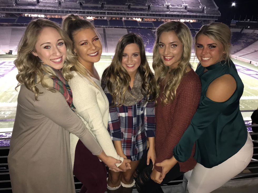 6 Times When A College Roommates Was Everything