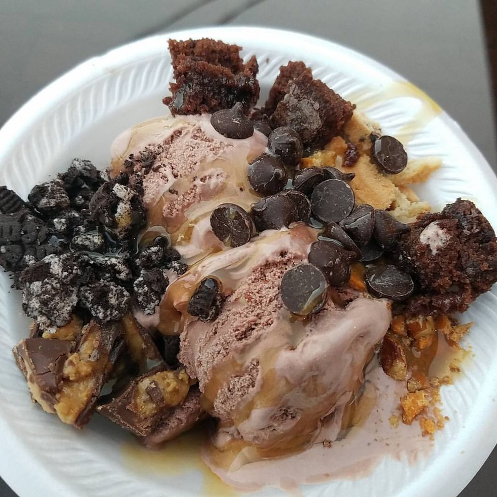 16 Things You Can Relate To If You Love Food More Than People