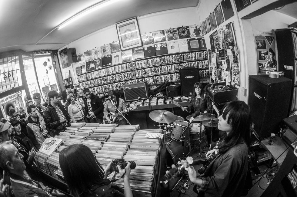 25 Of The Best Songs Of The '90s You've (Probably) Never Heard