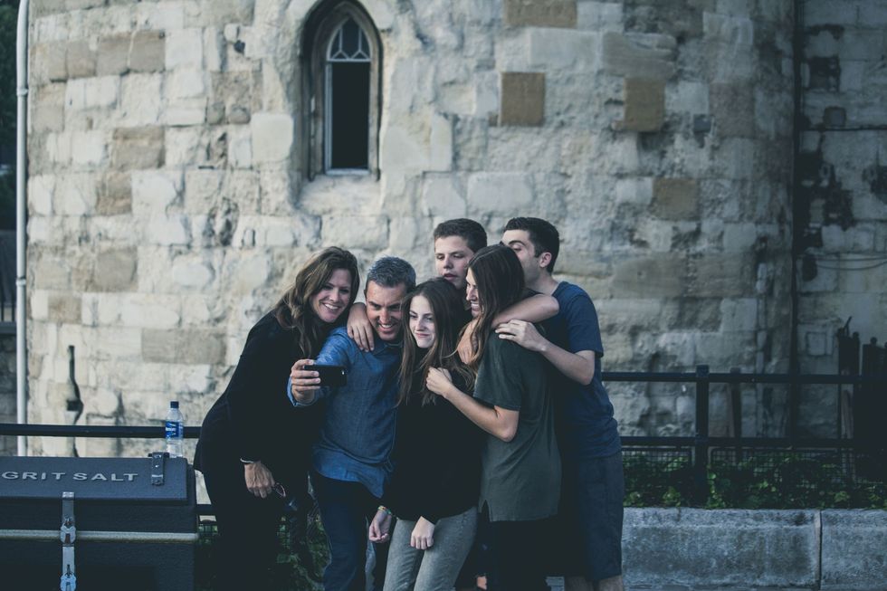 10 Relatable Truths Of Growing Up In A Large Family