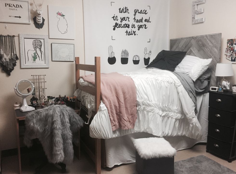 10 Ways To Decorate Your Dorm Room This Fall