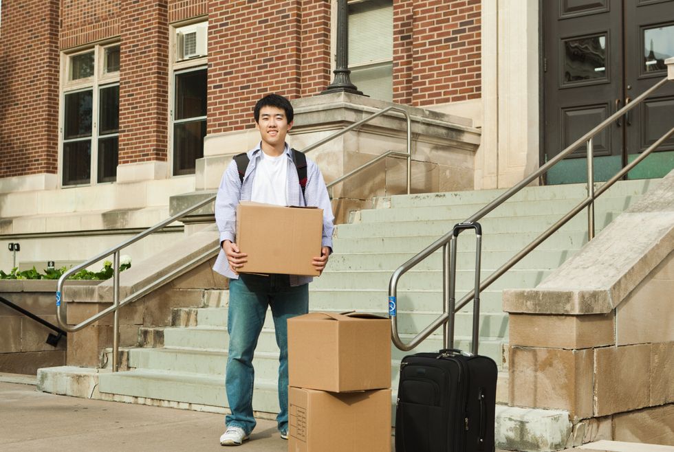 Pros And Cons of Moving Away After High School