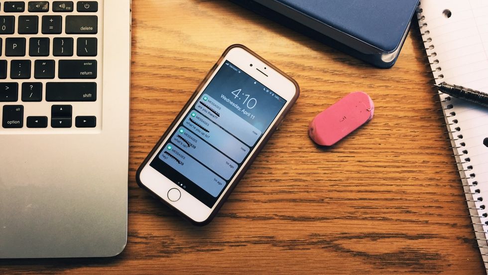 I Gave Up Texting For 5 Days And Conquered The 'Awkward' Phone Call