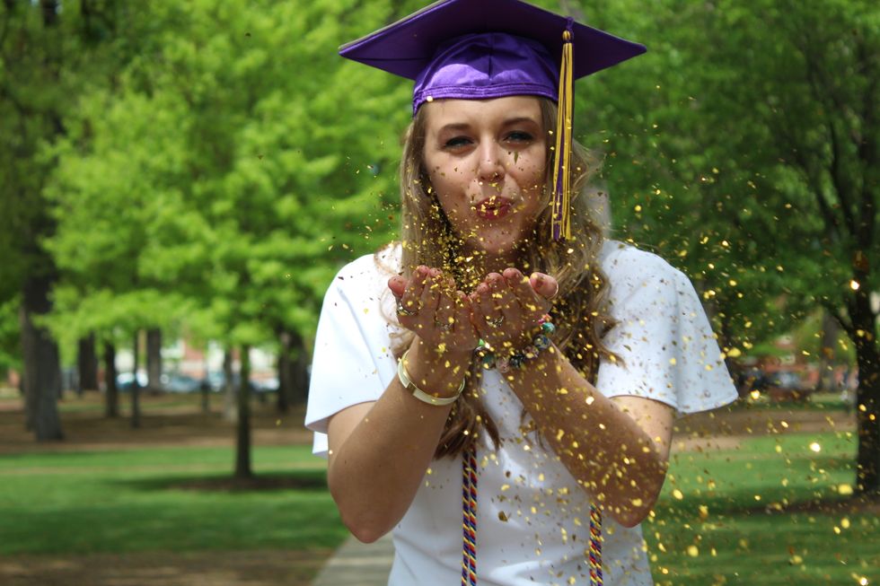 Most Creative Graduation Pictures Every Senior Must Take