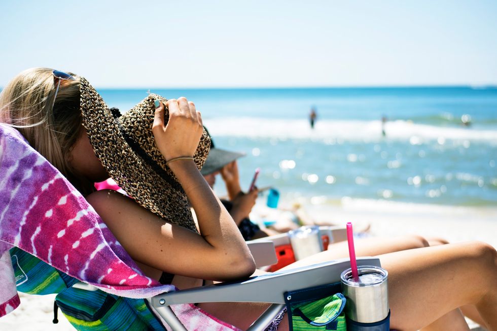 10 Problems All Pale Girls Experience When That Summer Sun Hits