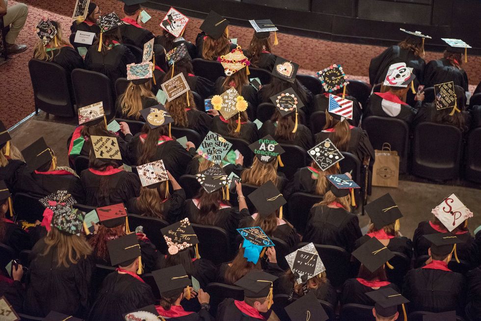 5 Of The Best "Parks And Rec" Themed Graduation Caps