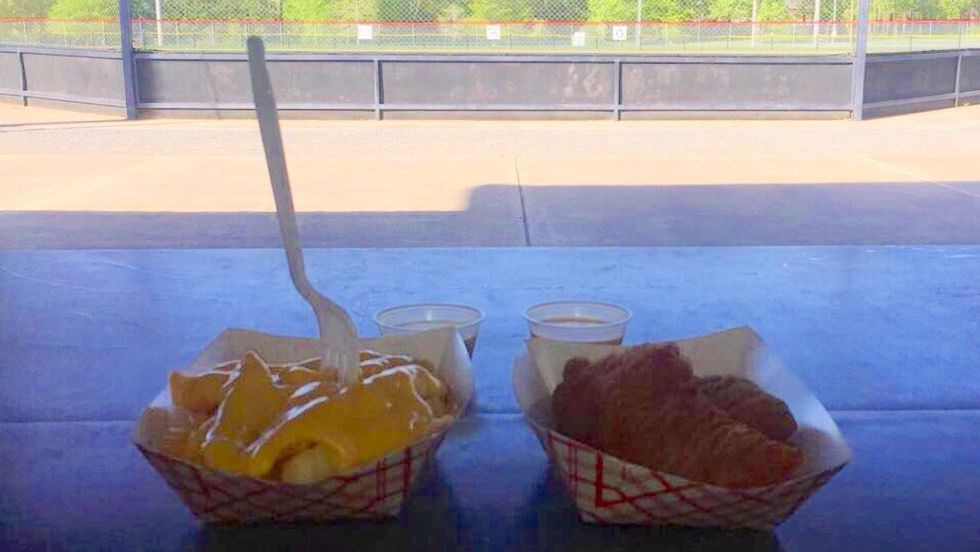 10 True Facts About The Ballpark Concession Stand Food, From Someone On The Inside