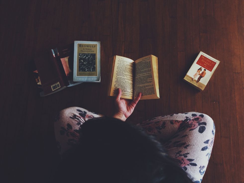 5 Blogs To Follow If You're A Bookworm In A Book Slump