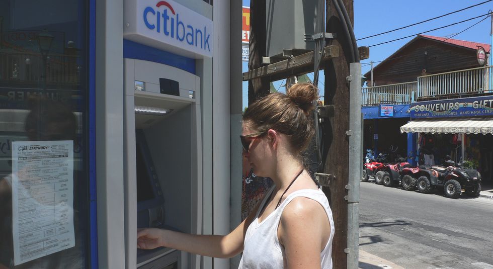 7 Things Girls Can Only Afford To Relate To When They Are Broke AF In Their 20s