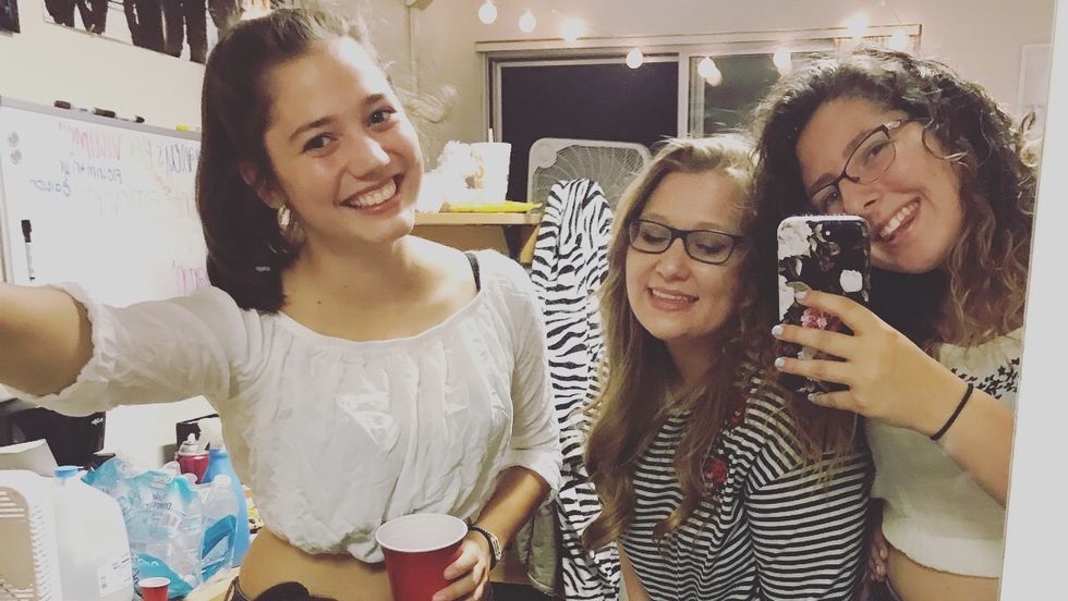 6 Reasons Why Living With My Best Friend Won't Ruin Our Friendship