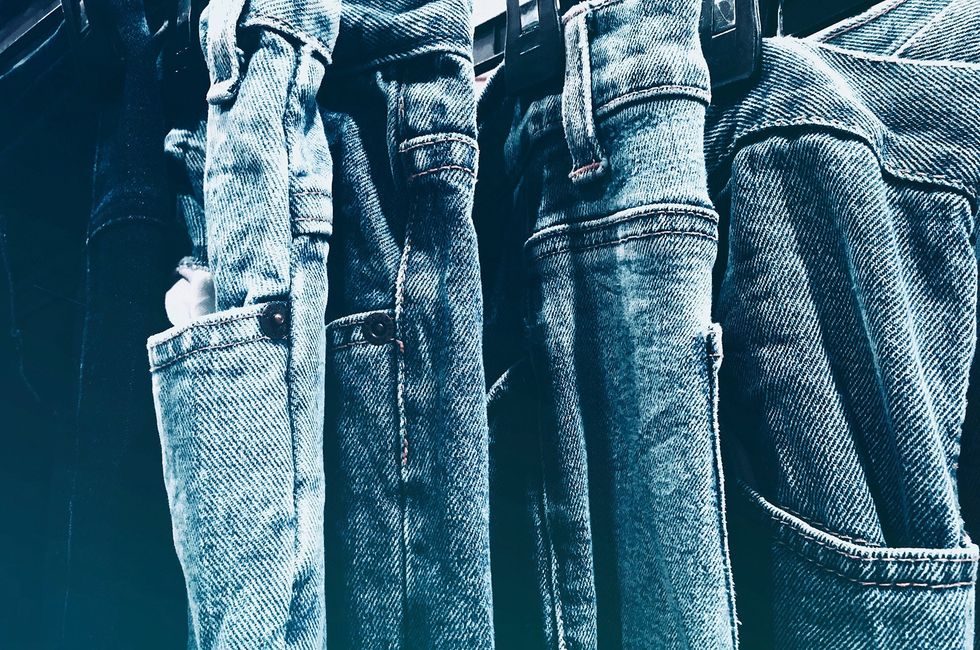 Pocketless Pants: A Closet Conspiracy