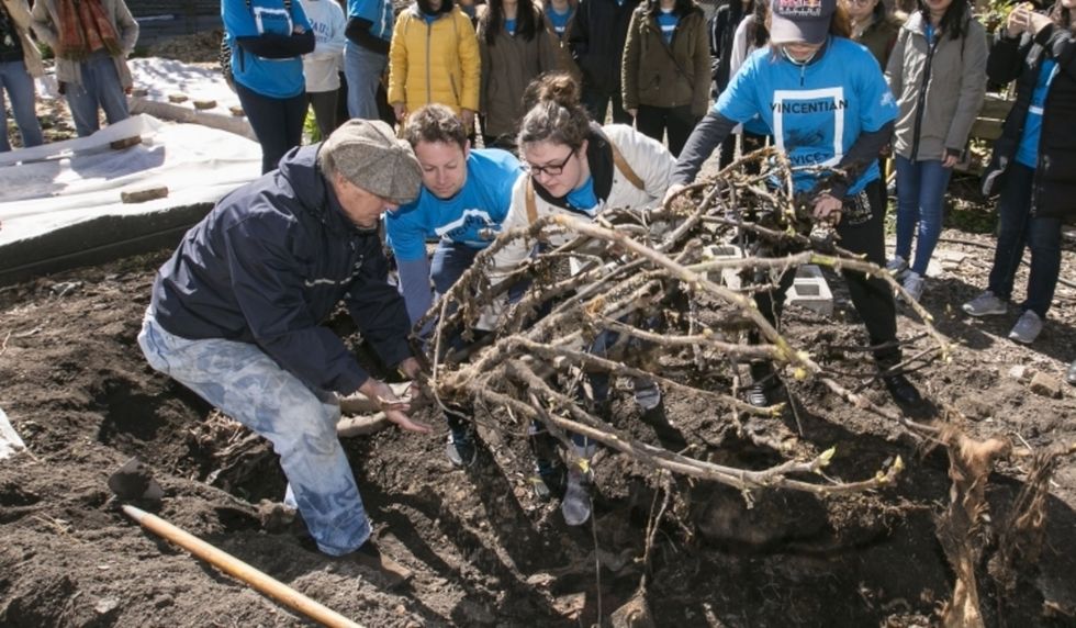 Every University Should Have Days Dedicated To Volunteering Around Their Community
